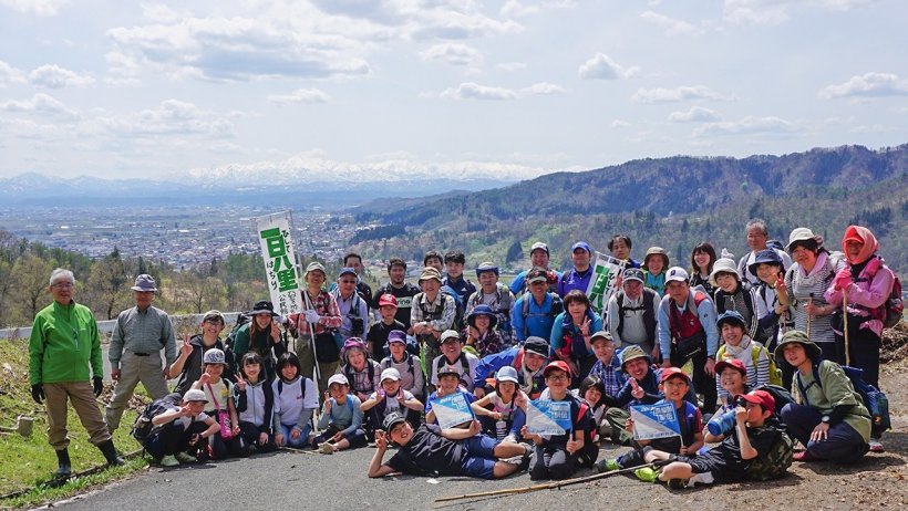 一日八里、東洋のアルカディアをバックに記念撮影