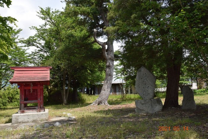 写真：現在の袋稲荷神社と葉山権現