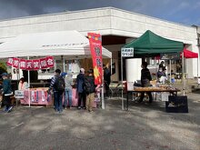 人気の露店笑組合と黒獅子ブランド